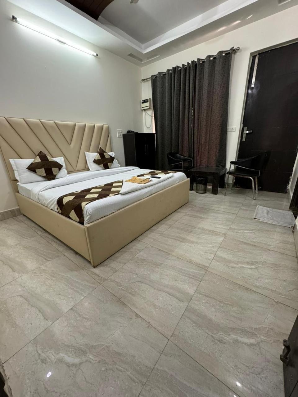 Parkview Residency Hotel Gurgaon Eksteriør billede