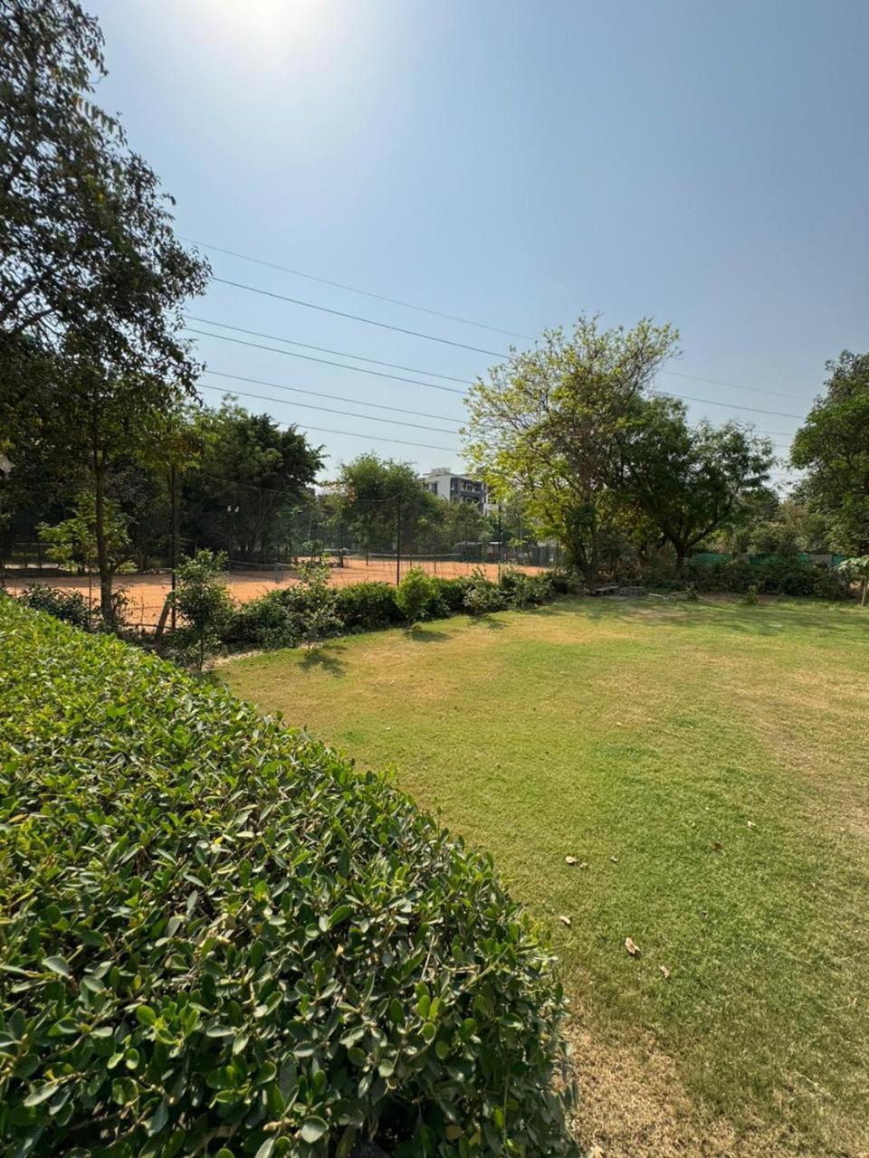 Parkview Residency Hotel Gurgaon Eksteriør billede